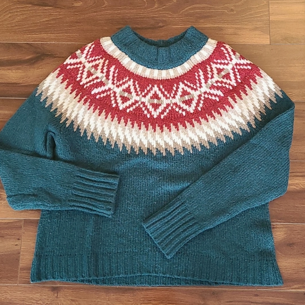 American Eagle pullover sweater, size medium